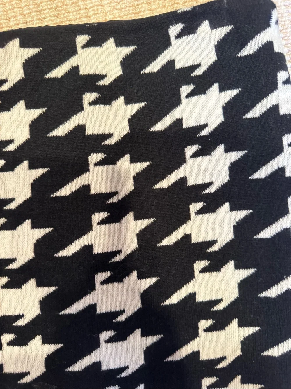 Alice and Olivia Black & White Houndstooth Mini Skirt Size 2